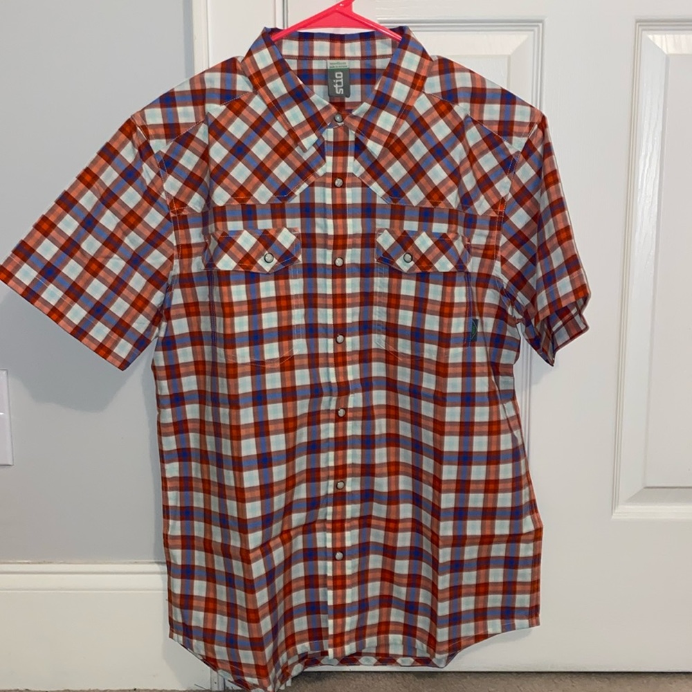 Stio men’s medium snap shirt.